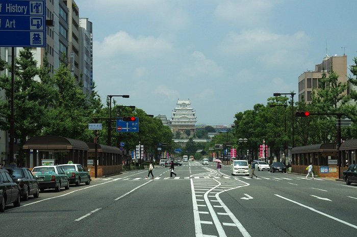 姫路駅前から見える姫路城